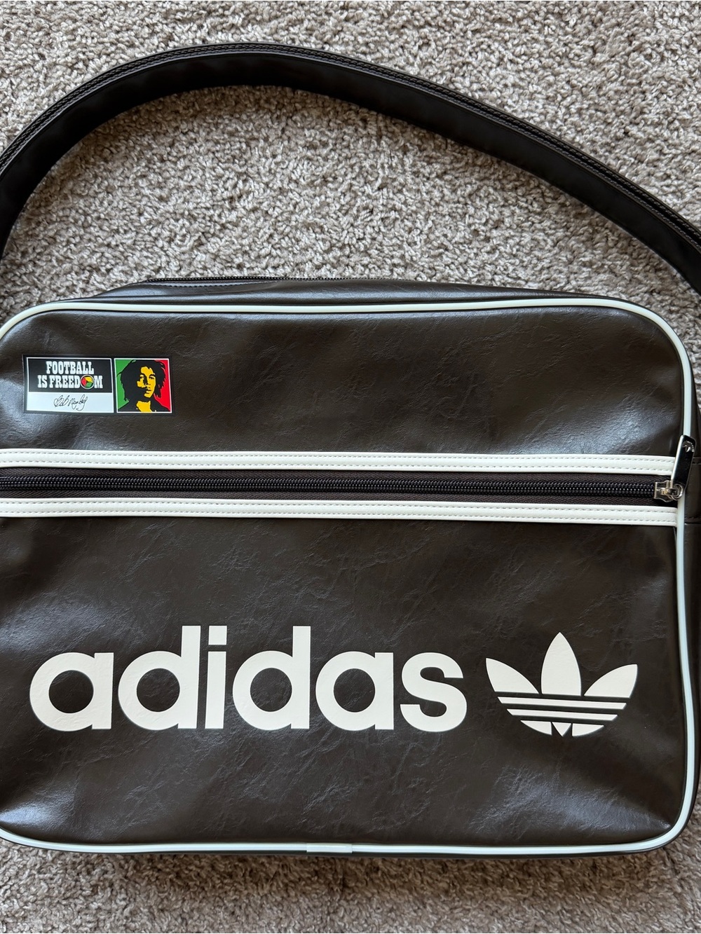 JAMAICA BOB MARLEY FOOTBALL SOCCER MESSENGER SHOULDER BAG ZIPPER CLOSURE WHITE